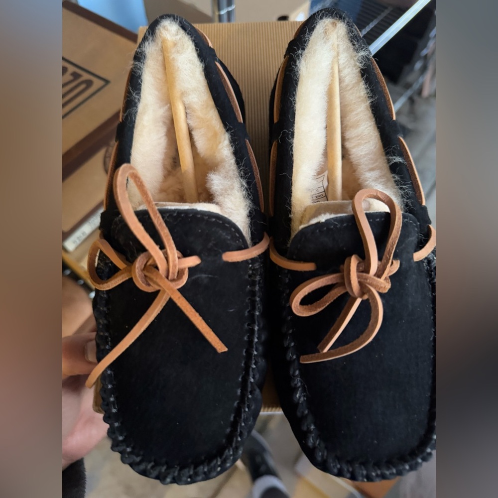 Ugg Dakota moccasins